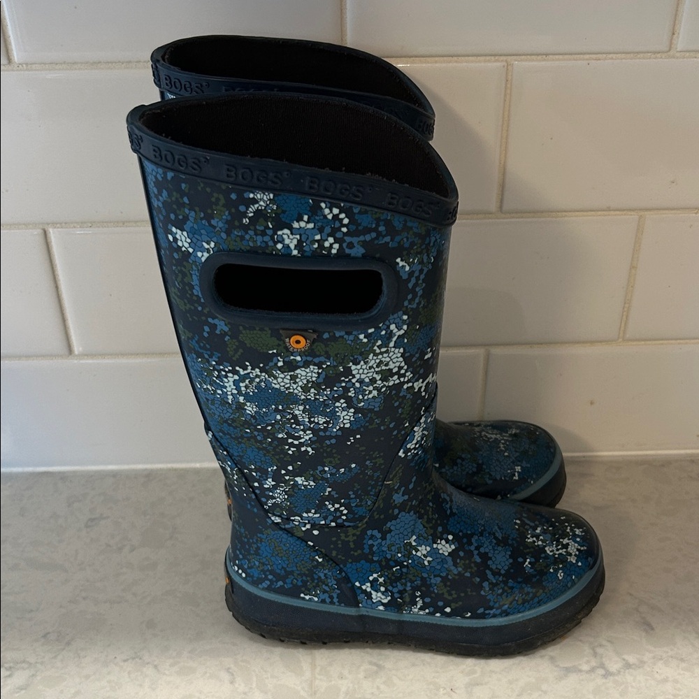 Bogs Kids Blue Camo Rain Boots - Picture 3 of 7